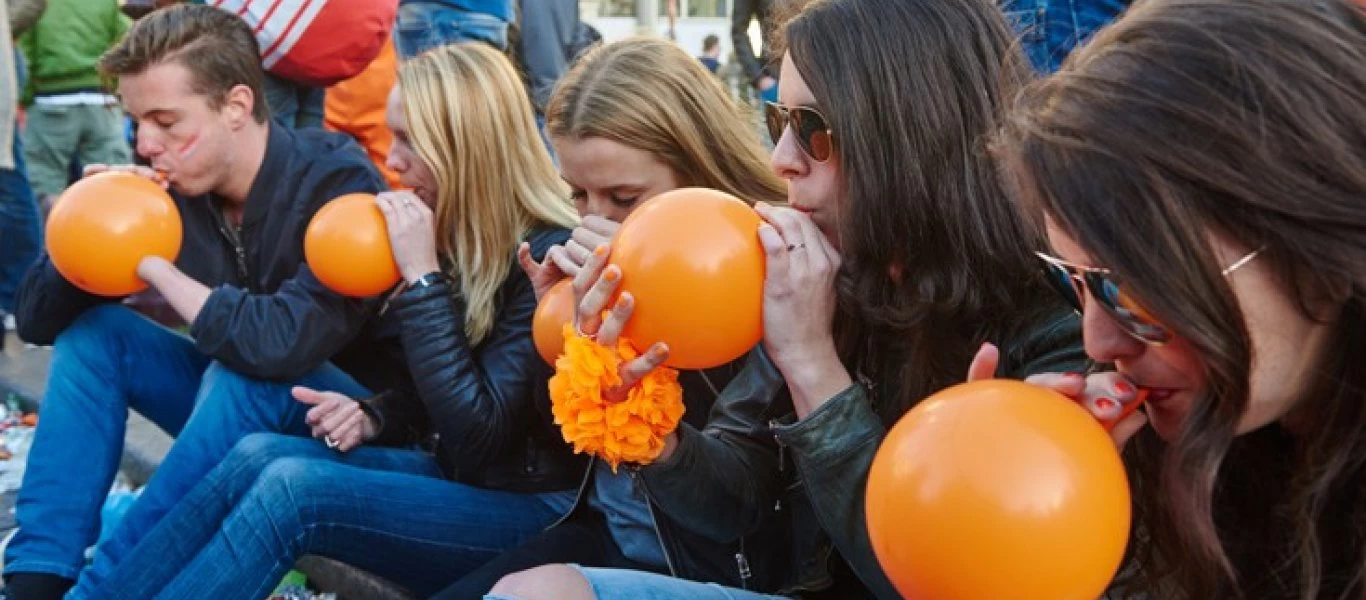 Αμπούλες γέλιου: Το επικίνδυνο αέριο που μπορεί να σε στείλει στην εντατική